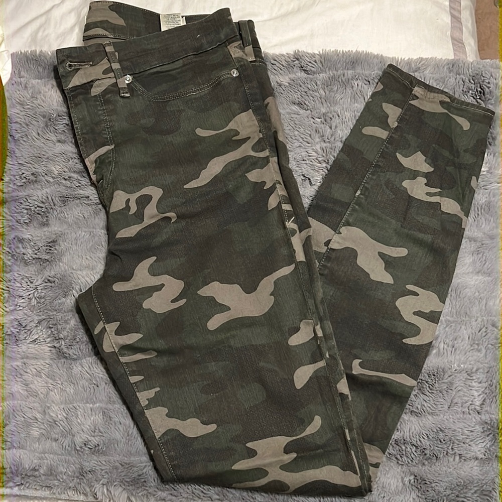 GOOD AMERICAN high rise skinny jeans (fatigue print) size 12/31